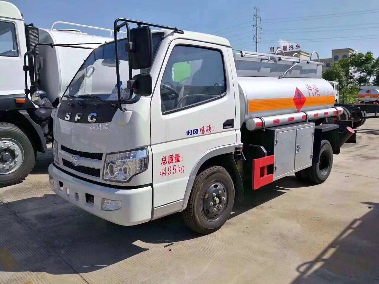 時(shí)風(fēng)風(fēng)順加油車圖片 時(shí)風(fēng)風(fēng)順加油車圖片