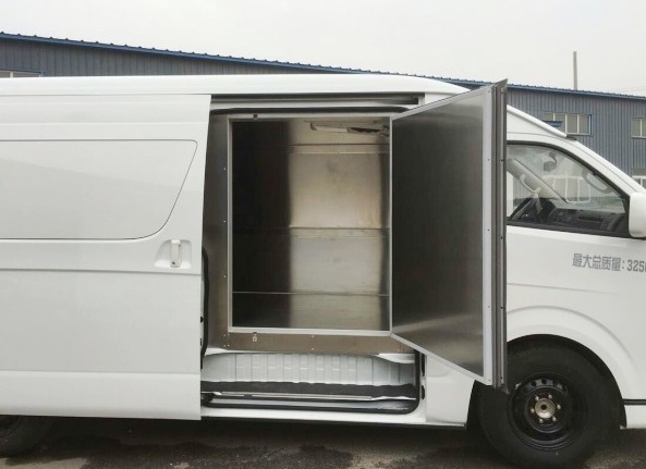 金杯大海獅LL國(guó)五面包冷藏車