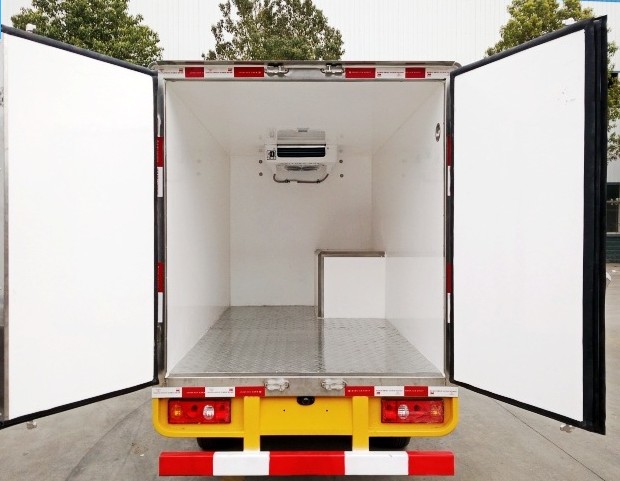 國(guó)五長(zhǎng)安2.7米冷藏車