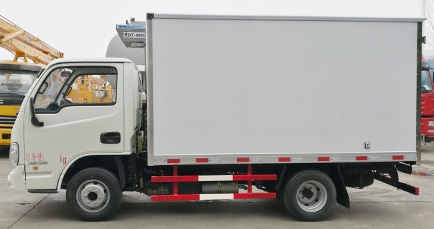 國五躍進(jìn)小福星3.26米冷藏車