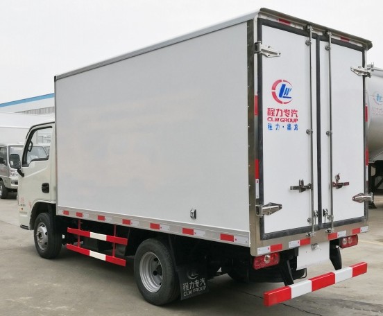 國五躍進(jìn)小福星3.26米冷藏車