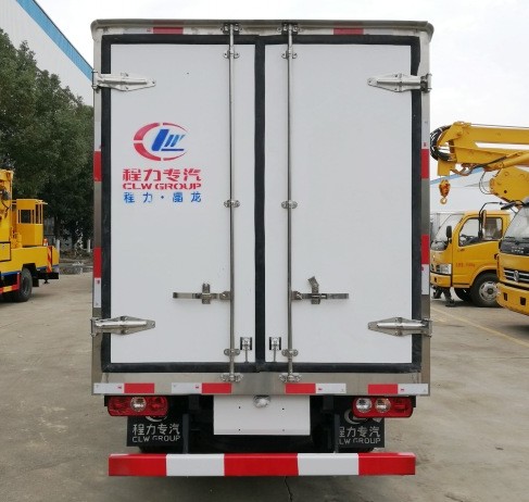 國五躍進(jìn)小福星3.26米冷藏車