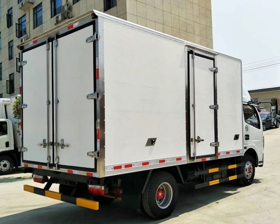 國(guó)五東風(fēng)凱普特4.2米冷藏車