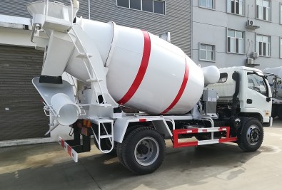 上汽躍進(jìn)攪拌車