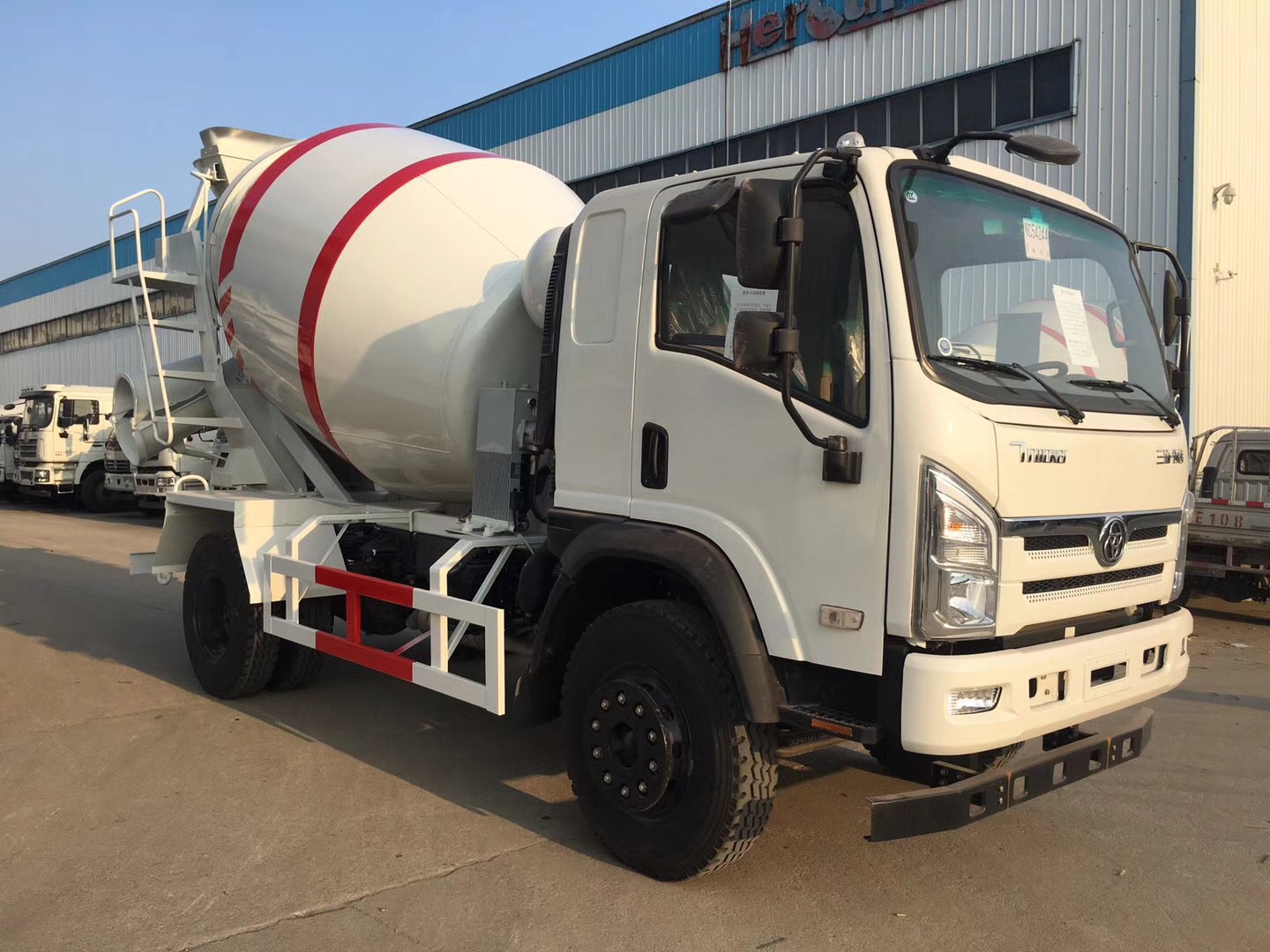 三環(huán)創(chuàng)客攪拌車