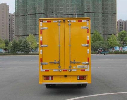 慶鈴五十鈴50-100KW應急電源車