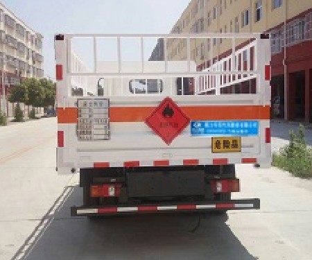 重汽豪沃4.1米氣瓶運(yùn)輸車(chē)