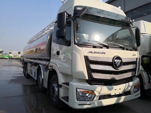 福田歐曼前四后八26噸鋁合金油罐車