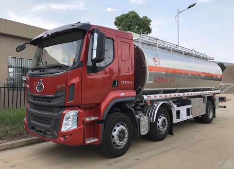 東風柳汽小三軸鋁合金油罐車圖片 東風柳汽小三軸鋁合金油罐車圖片