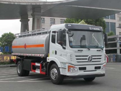 大運(yùn)10噸運(yùn)油車圖片 大運(yùn)10噸運(yùn)油車圖片