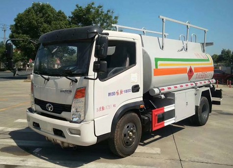 時(shí)風(fēng)風(fēng)弛5噸加油車圖片 時(shí)風(fēng)風(fēng)弛5噸加油車圖片