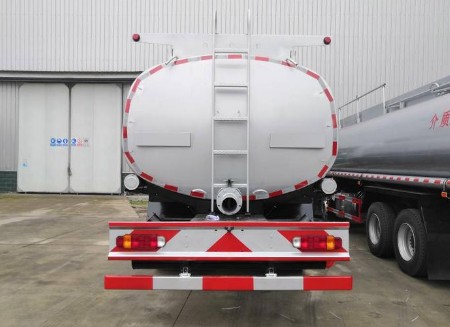 江鈴?fù)堉乜ㄇ八暮蟀斯┮很噲D片 江鈴?fù)堉乜ㄇ八暮蟀斯┮很噲D片