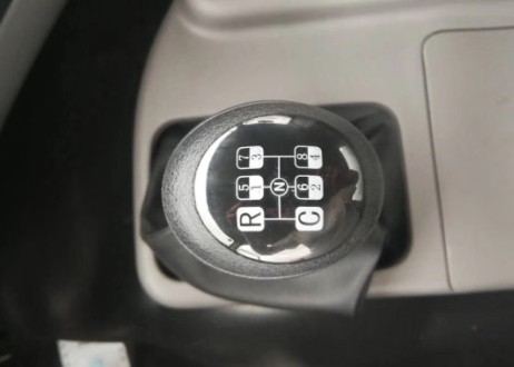 東風(fēng)天龍前四后八油罐車變速箱圖片 東風(fēng)天龍前四后八油罐車變速箱圖片