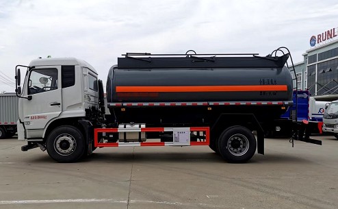 SCS5180GFWDFH型腐蝕性物品罐式運(yùn)輸車圖片 SCS5180GFWDFH型腐蝕性物品罐式運(yùn)輸車圖片