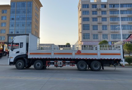 國六東風(fēng)天龍前四后八9.4米氣瓶運(yùn)輸車_湖北楚勝汽車