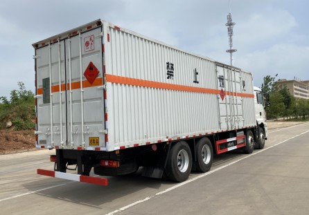 國六陜汽德龍新M3000廂長9.4米/9.3米三類易燃液體廂式運(yùn)輸車_湖北楚勝汽車