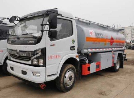 國(guó)六8噸東風(fēng)油罐車/運(yùn)油車