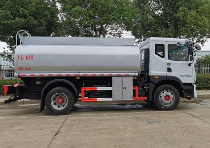 �����|�L(f��ng)������D9��ͨҺ�w�\ݔ܇�DƬ