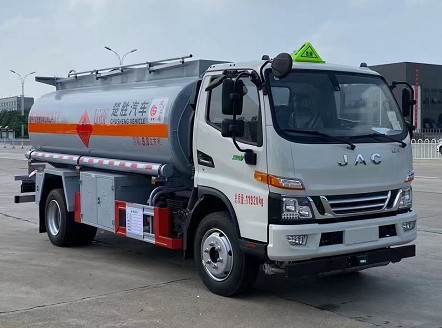 國六江淮駿鈴8噸油罐車圖片 國六江淮駿鈴8噸油罐車圖片