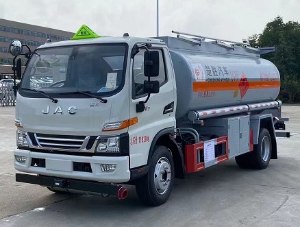 國六江淮駿鈴8噸油罐車