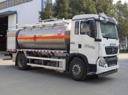 國五重汽豪沃飛機加油車 國五重汽豪沃飛機加油車