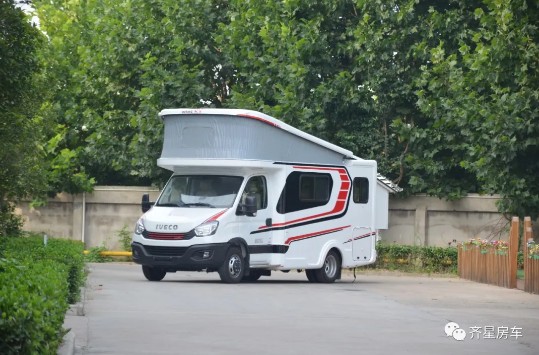 齊星依維柯全升頂房車_6座內(nèi)部布局結(jié)構(gòu)及內(nèi)飾圖片_齊星升頂房車2021款