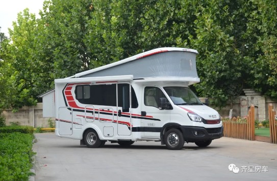 齊星依維柯全升頂房車_6座內(nèi)部布局結(jié)構(gòu)及內(nèi)飾圖片_齊星升頂房車2021款