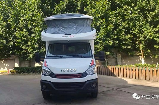 齊星依維柯額頭升頂房車_6座橫置床內(nèi)部結(jié)構(gòu)及內(nèi)飾圖片_齊星升頂房車2021款