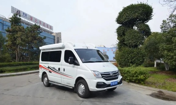 齊星大通V80升頂房車_星運(yùn)DT2421(5座)齊星房車