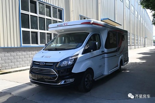 齊星福特新全順小C升頂房車_浩運FT2221-1(5座)齊星房車_齊星升頂房車2021款