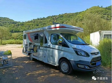 齊星福特新全順小C升頂房車_浩運FT2221-1(5座)齊星房車_齊星升頂房車2021款