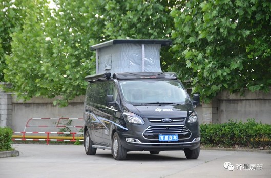 齊星福特新全順低頂升頂房車_勇創(chuàng)FT2121-1齊星房車_齊星升頂房車2021款