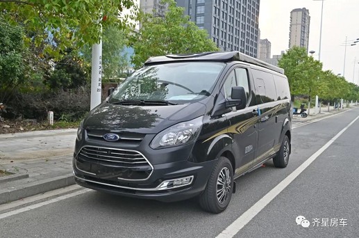 齊星福特新全順低頂升頂房車_勇創(chuàng)FT2121-1商務(wù)4座齊星房車_齊星升頂房車2021款