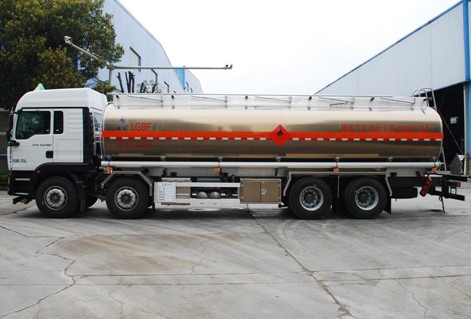 國六重汽汕德卡30.5方鋁合金運(yùn)油車 國六重汽汕德卡30.5方鋁合金運(yùn)油車