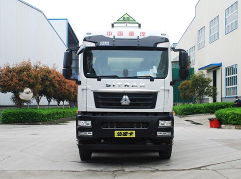 國六重汽汕德卡30.5方鋁合金運(yùn)油車 國六重汽汕德卡30.5方鋁合金運(yùn)油車