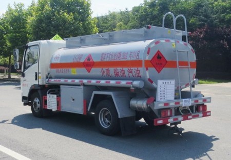 國六重汽豪沃5噸油罐車圖片 國六重汽豪沃5噸油罐車圖片