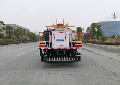 4.2立方智能型瀝青灑布車 4.2立方智能型瀝青灑布車