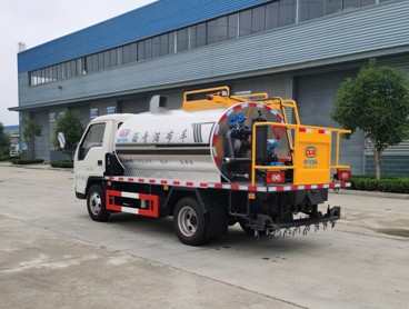 3.7立方福田藍(lán)牌普通型瀝青灑布車 3.7立方福田藍(lán)牌普通型瀝青灑布車