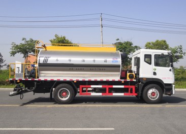 11.5立方標準型瀝青灑布車 11.5立方標準型瀝青灑布車