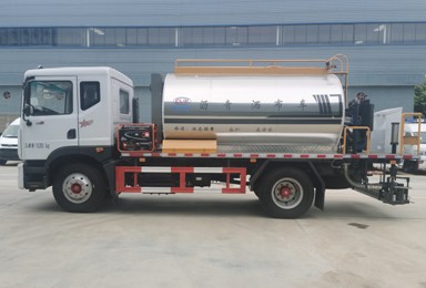 9立方東風(fēng)多利卡D9標(biāo)準(zhǔn)型瀝青灑布車_廠家_圖片_型號_價(jià)格