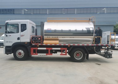 9立方東風(fēng)多利卡D9智能型瀝青灑布車_廠家_圖片_型號(hào)_價(jià)格