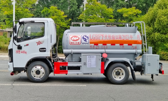 藍(lán)牌油罐車(chē)|加油車(chē)圖片 藍(lán)牌油罐車(chē)|加油車(chē)圖片