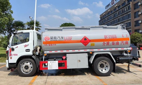 �|�L(f��ng)������8���͹�܇(ch��)�DƬ