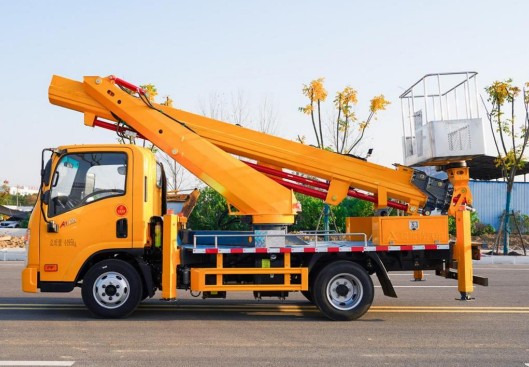 大運(yùn)藍(lán)牌23米高空作業(yè)車