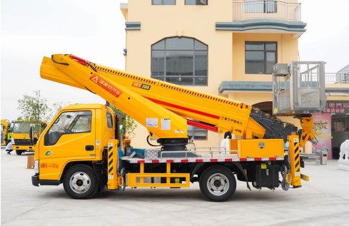 江鈴30.8米藍牌高空作業(yè)車