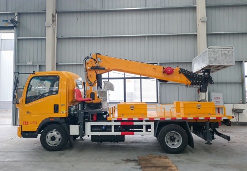 重汽豪沃20米藍牌帶吊高空作業(yè)車