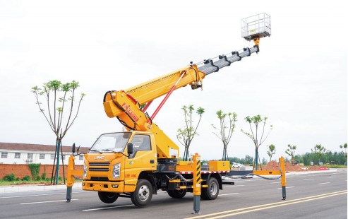 江鈴順達30米藍牌高空作業(yè)車