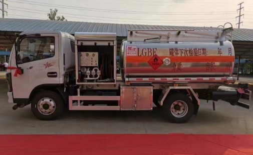 成龍威4.7方飛機(jī)加油車_東風(fēng)多利卡飛機(jī)加油車_楚飛牌CLQ5070GJY6F型飛機(jī)加油車 成龍威4.7方飛機(jī)加油車_東風(fēng)多利卡飛機(jī)加油車_楚飛牌CLQ5070GJY6F型飛機(jī)加油車