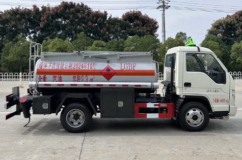 福田小卡之星3加油車_2.3方藍牌加油車_福田藍牌加油車