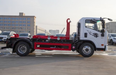 重汽王牌藍牌勾臂垃圾車